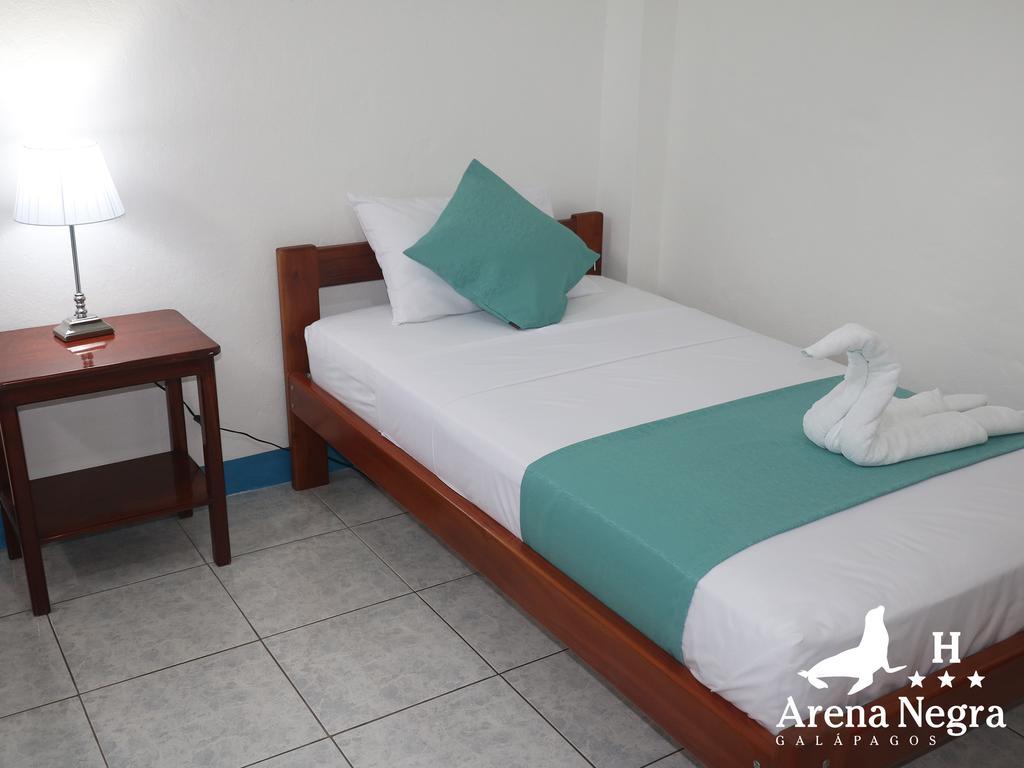 Hostal Arena Negra Puerto Ayora  Exterior foto