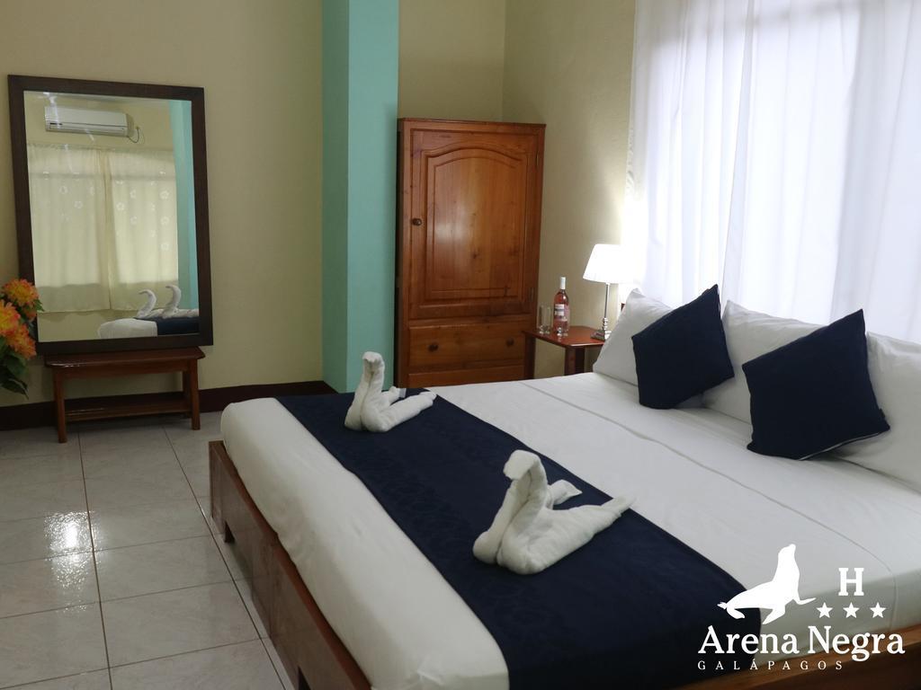 Hostal Arena Negra Puerto Ayora  Exterior foto