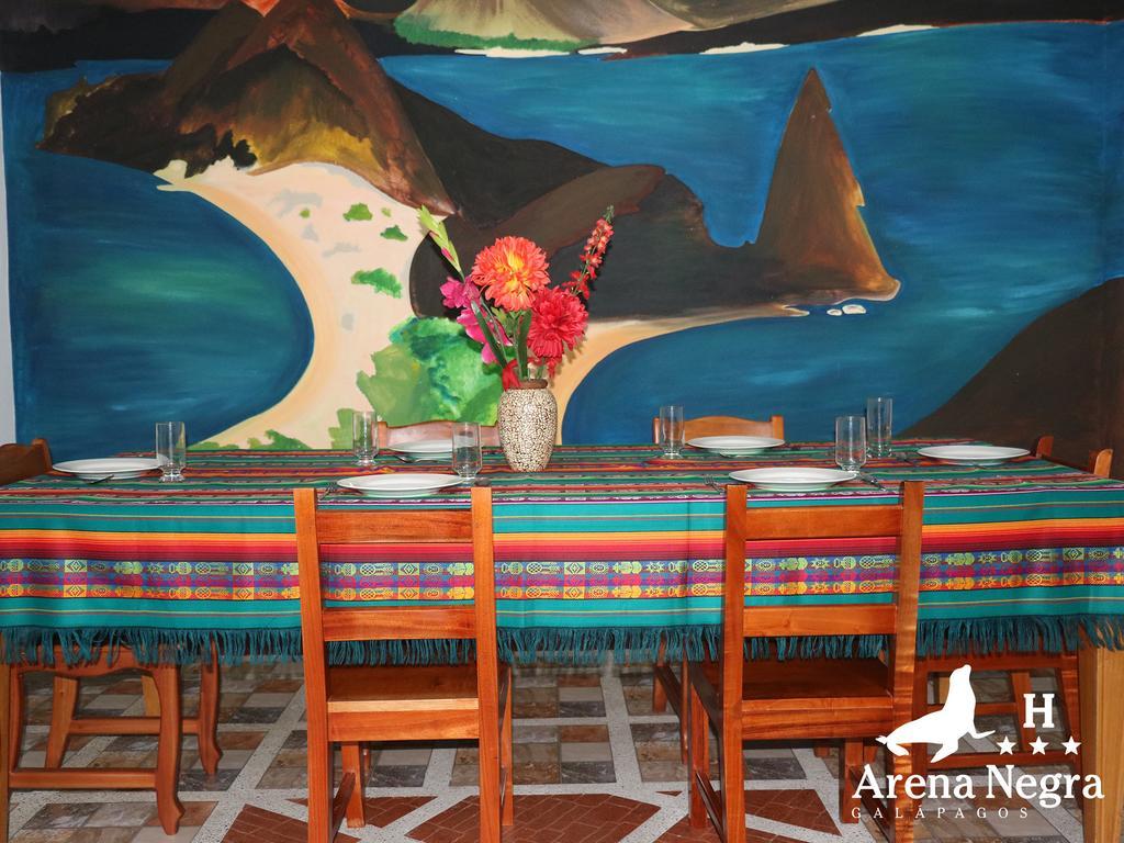 Hostal Arena Negra Puerto Ayora  Exterior foto