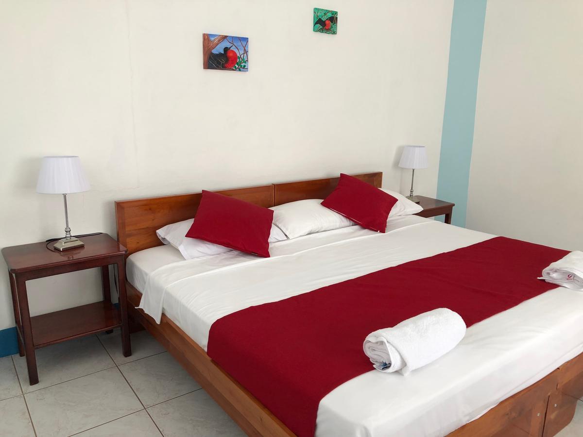 Hostal Arena Negra Puerto Ayora  Exterior foto